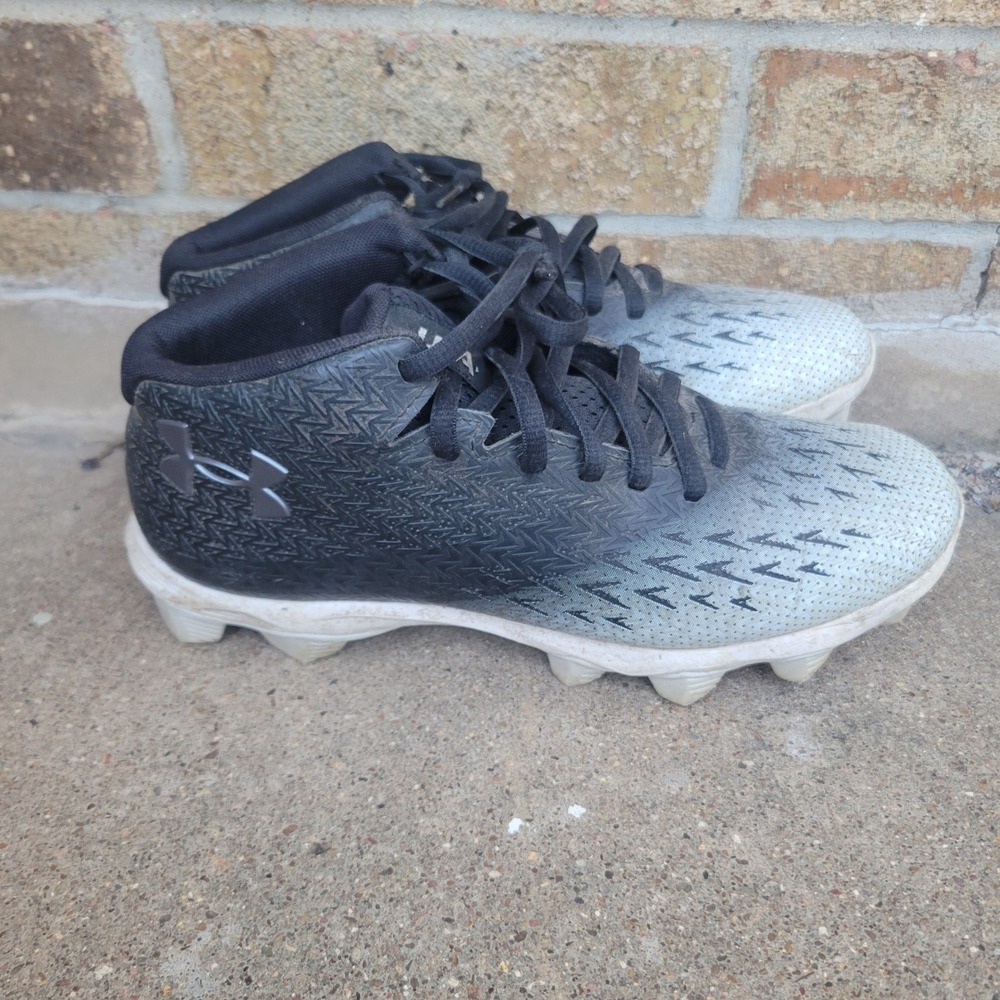 Under Armour Cleats Kids 6Y Black Blur Select MC JR Football Mid Top 3027320-001
